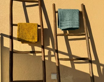 Escalera decorativa de madera rústica, toallero bohemio, organizador de almacenamiento de pared natural