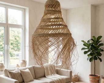 Suspension Conique Ajourée en Feuille de Palmier Tressée – Abat-Jour Bohème Naturel – Luminaire Artisanal Fait Main – Maroc