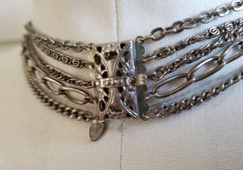 Decorative Clasp Graduated Length Necklace Vintage Boho 5 Strand Locket Citation Tag. Various Retro Styles /& Sizes of Silver Tone Chains