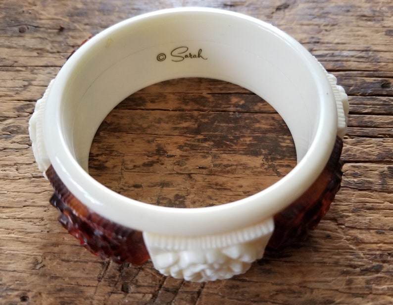 Cabbage Rose Flowers Opaque Ivory /& Translucent Tortoiseshell Colors Floral design Bangle style Jewelry vintage Sarah Coventry Bracelet