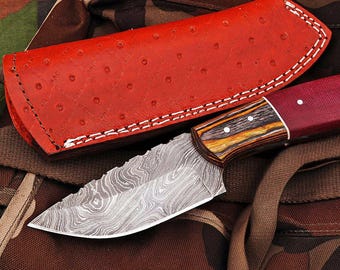 Cuchillo de acero de Damasco hecho a mano: cuchillo multiusos para acampar y bushcraft con funda de cuero, regalo de Navidad.