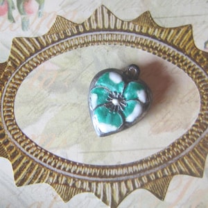 Sterling Silver Enameled Puffy Heart Charm-white & green pansy