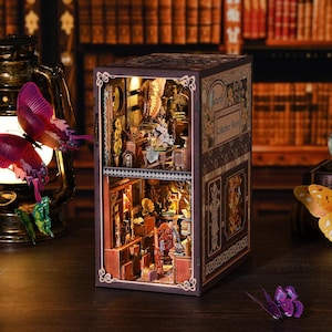 Kit angolo libri BUTTERFLY GARDEN - Diorama in miniatura fai da te, fermalibri in legno 3D per librerie, decorazioni a tema per adulti e adolescenti