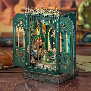 Herbario de la Oscuridad: Kit de rincón de lectura DIY: estantería para casa de muñecas en miniatura con luz para adolescentes y adultos