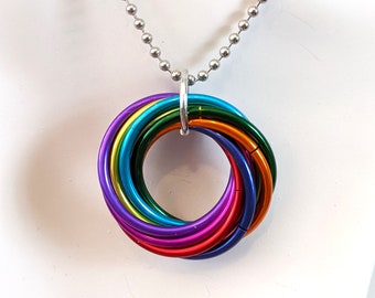 Ciondolo: Rainbow Fidget - Chainmaille in Alluminio Anodizzato