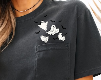 Lindo fantasma y murciélago de Halloween PNG, diseño de camiseta de fantasmas de bolsillo espeluznantes, clipart retro de Halloween para sublimación e impresión