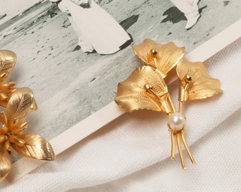 Gold Lily Pearl Costume Jewelry Pin