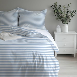 Blue Striped Bedding Set Preppy Blue Vacation Home Bedding French Country Decor Grand millennial Duvet Cover Coastal Minimalist Ocean House