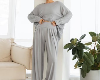 Conjunto de ropa de estar por casa para mujer: Conjunto de punto suave | Pijama acogedor de dos piezas con pantalón ancho y top holgado | Gris o marrón