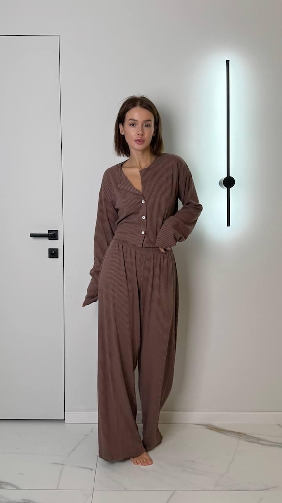 【新品未開封 在庫ラスト】RIB KNIT LOUNGE SET / BROWN Women's Ribbed Loungewear Set – 2 Piece Pajamas | Cozy Knit
