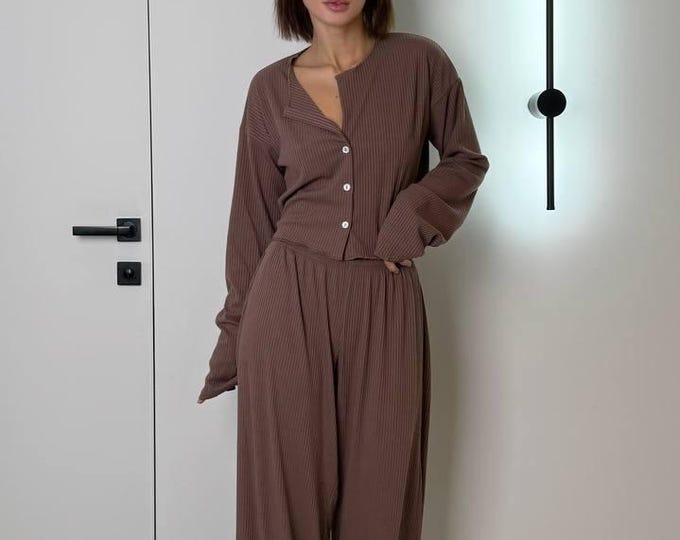 Women’s Ribbed Loungewear Set – 2 Piece Pajamas | Cozy Knit Sleepwear & Lounge Set, Long Sleeve Top and Wide Pants | White, Brown, Gray