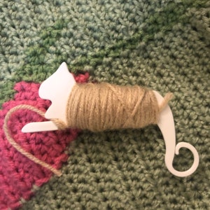 Knitting Crochet Yarn Bobbins with Stitch Marker, 5 + Yarn Winder, Cat Shaped.