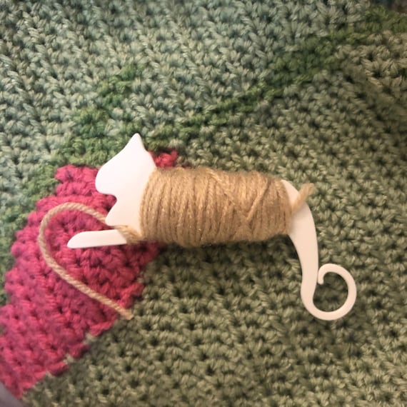 Knitting Crochet Yarn Bobbins with Stitch Marker, 5 + Yarn Winder, Cat Shaped.