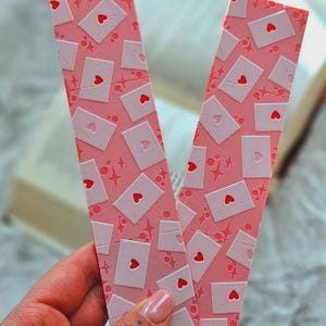 Lesezeichen Set „Liebesbriefe“ – Romantisches Rosa Design – 2 Stück – Geschenk für Leser:innen – Hergestellt in Deutschland – Gratisversand