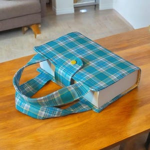 Couverture de livre personnalisée tartan en tweed turquoise et jaune avec poches et poignées, sac de voyage à carreaux, pochette pour livre à carreaux avec bouton-pression