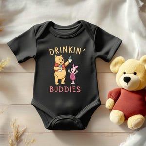 Drinking Buddies Onesie®, Noworodek Kubuś Puchatek Wraca Do Domu Strój, Prezent Na Baby Shower Od Taty, Koszulka Z Ogłoszeniem Narodzin Dziecka, Puchatek Prosiaczek Onesie®