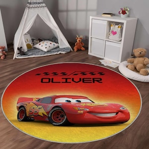 Tappeto personalizzato Saetta McQueen: decorazione per la cameretta dei bambini, nome personalizzato