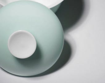 Handmade Pale Green Gaiwan: Chinese Gongfu Tea Bowl with Lid