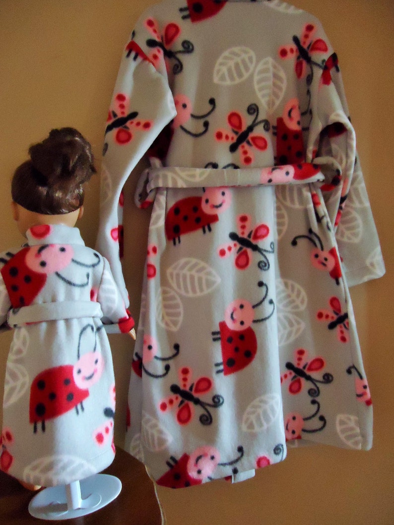 Girl size 6 Ladybugs fleece bathrobe and matching robe for 18 doll