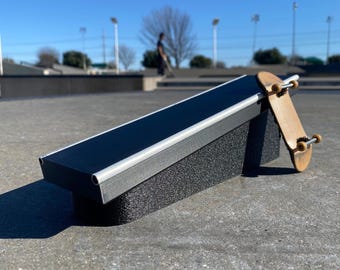 Fingerboard Ledge - Incline