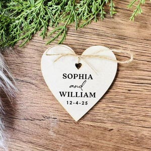 Gepersonaliseerde houten naamplaatje, aangepast bruiloft naamplaatje, gepersonaliseerde tags, bulk houten labels lasergegraveerde tags voor bruiloften, feestgunst