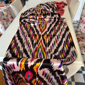 Authentic Vintage Uzbek Silk Ikat – Handwoven Antique Textile (1922–1945)
