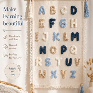 Personlig väggbonad med alfabetet, Montessori-barnrumsdekor, anpassad väggkonst för babyrum, bohemisk barndekor, neutral barnkammare, babyshowerpresent