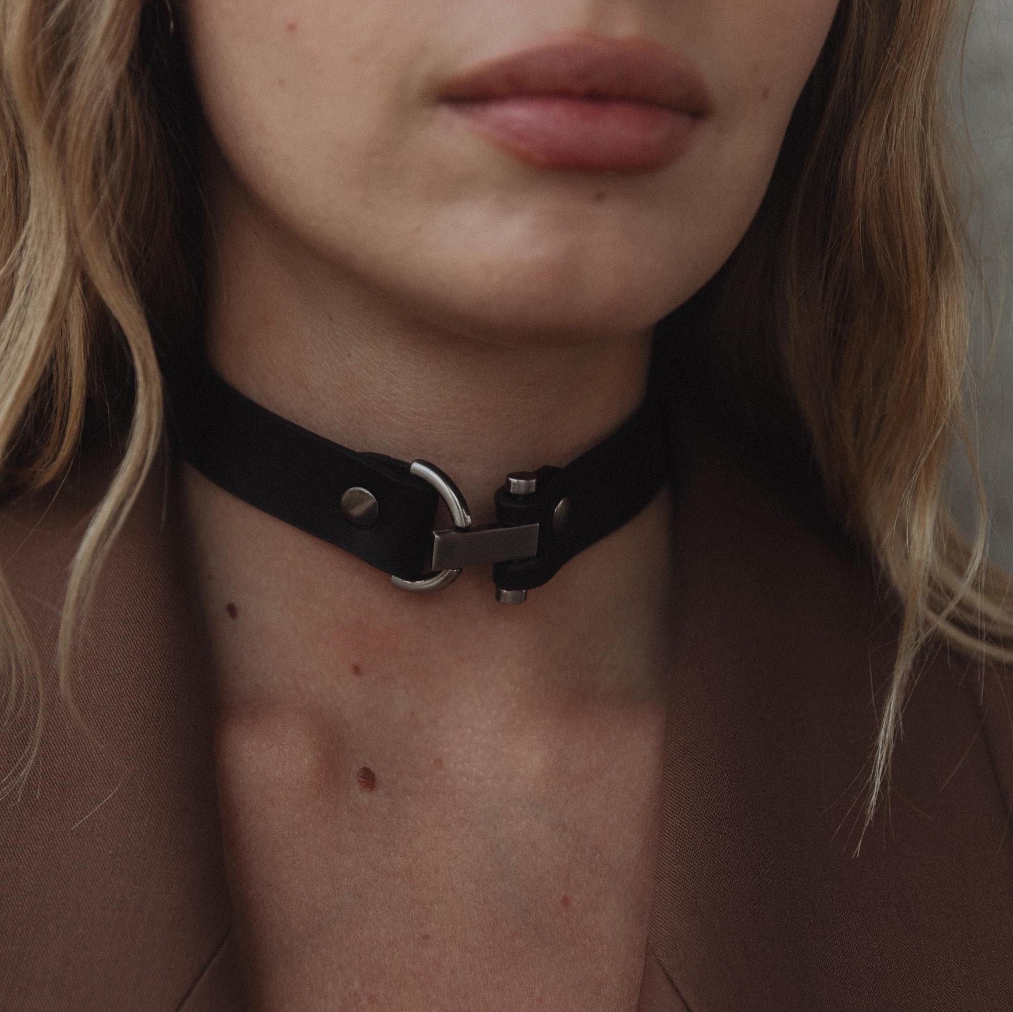 Genuine leather choker collar, Adjustable leather choker, Handmade leather choker necklace,Leather day collar for women,Black leather choker