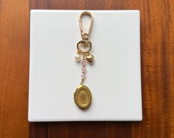Pingente oval dourado para bolsa com inspiração vintage | Chaveiro romântico para guardar de recordação