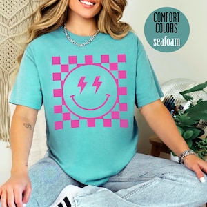 Vibrant Checkered Smiley Tee, Vintage Smiley Face, Bright & Bold Smile Graphic Tee, summer tee, Gift for Her, teen shirt, Comfort Colors