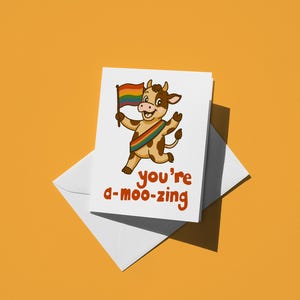 Cartão comemorativo do Orgulho LGBTQ+ Rainbow Cow - Impressão artística engraçada do Orgulho "Você é incrível", presente fofo só porque sim para amigos e familiares