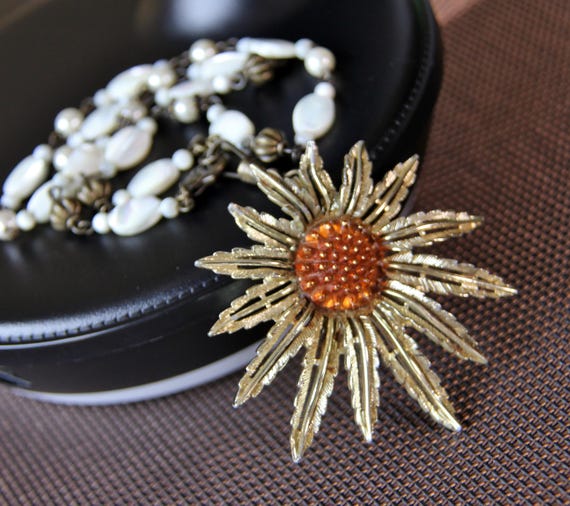 Reclaimed Short Vintage Big Bold Chunky Sarah Coventry Hemp Leaf