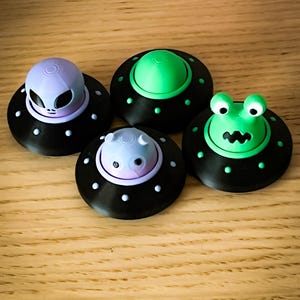 Alien UFO Keyboard Clicker – 3D Printed Saucer Fidget Toy, Satisfying Pop, Fidget Popper, Desk Click Toy, Gamer Gift