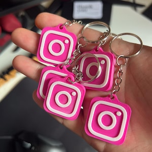 Custom NFC Keychain – Digital Business Card | Tap to Share (NTAG215, iPhone & Android)