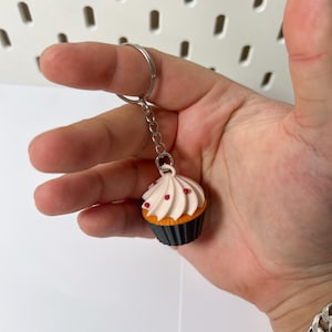 Llavero NFC de Cupcake Dulce: Comparte perfiles al instante, herramienta personalizada para redes sociales, alternativa a las tarjetas de presentación para pasteleros