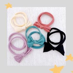 Weicher Jersey Strick-Haargummi-Set - Bow & Plain Scrunchies Combo, dehnbarer Haarschmuck für alle Haartypen