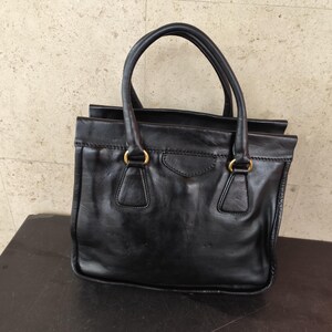 Sac Porté Épaule  Prada Authentique en Cuir Noir – Modèle Vintage pour Femme |