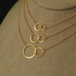 Gold Interlocking Circles Necklace: 14k Gold Filled Linked Rings