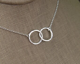 Hammered interlocking circles necklace in sterling silver, hammered rings, infinity necklace, double rings, hammered necklace, mother's day