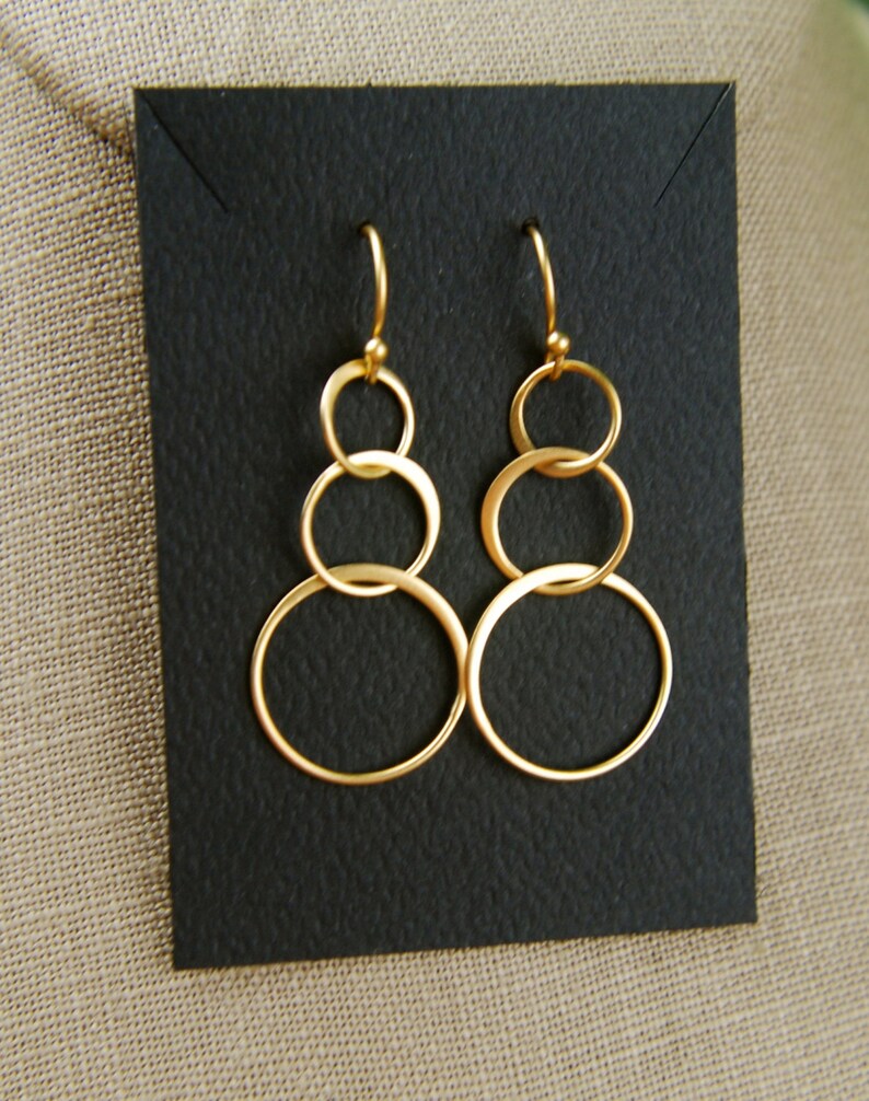 Gold Interlocking Circle Earrings Gold Earrings Gold Hoops Etsy