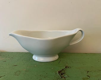 Pillivuyt White Porcelain Gravy Boat, French Cookware Sauce Dish. Ironstone Serving