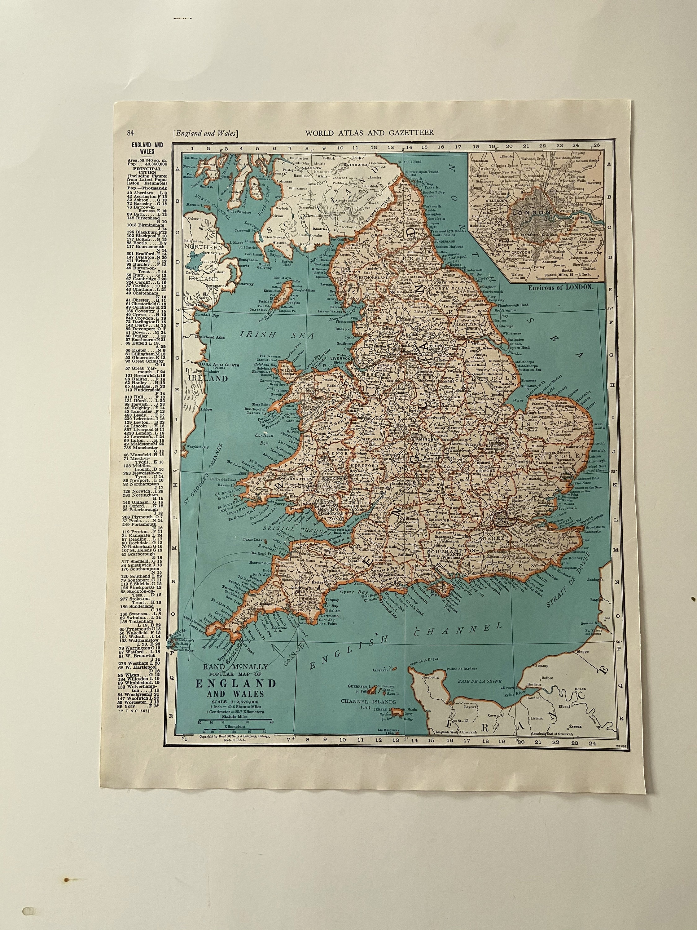 イギリスのアンティーク地図。1937 年頃。89 年前の歴史的な印刷物