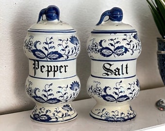 Blue Onion Salt and Pepper Shakers. Blue & White, Country, Cottage Core, Delft Like, Shaker Set