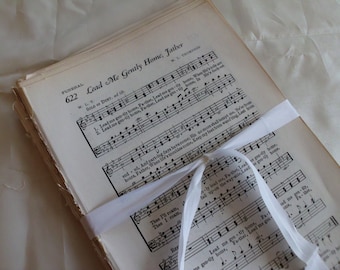 Vintage CHRISTMAS Sheet Music.  20 Sheets. Hymns. Hymnals. Perfect for Christmas Crafting  Wreath Sized- Perfect for Crafting!