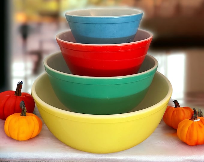 Vintage Pyrex Primary Color Mixing Bowl Set. 1940s Nesting Bowls in