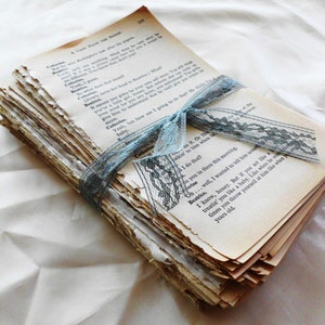 Paquete de páginas de libros antiguos. Más de 150 páginas de hermosas páginas de libros con pátina envejecida. Paquete de novelas. Páginas de libros antiguos para manualidades. Regalo para amantes de los libros