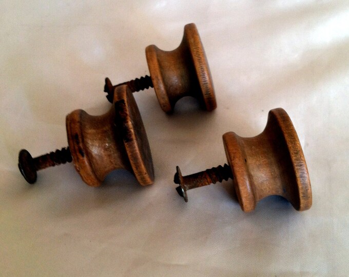 3 Vintage Wooden Knobs. Drawer Pulls, Handles. Rustic, Primitive Decor