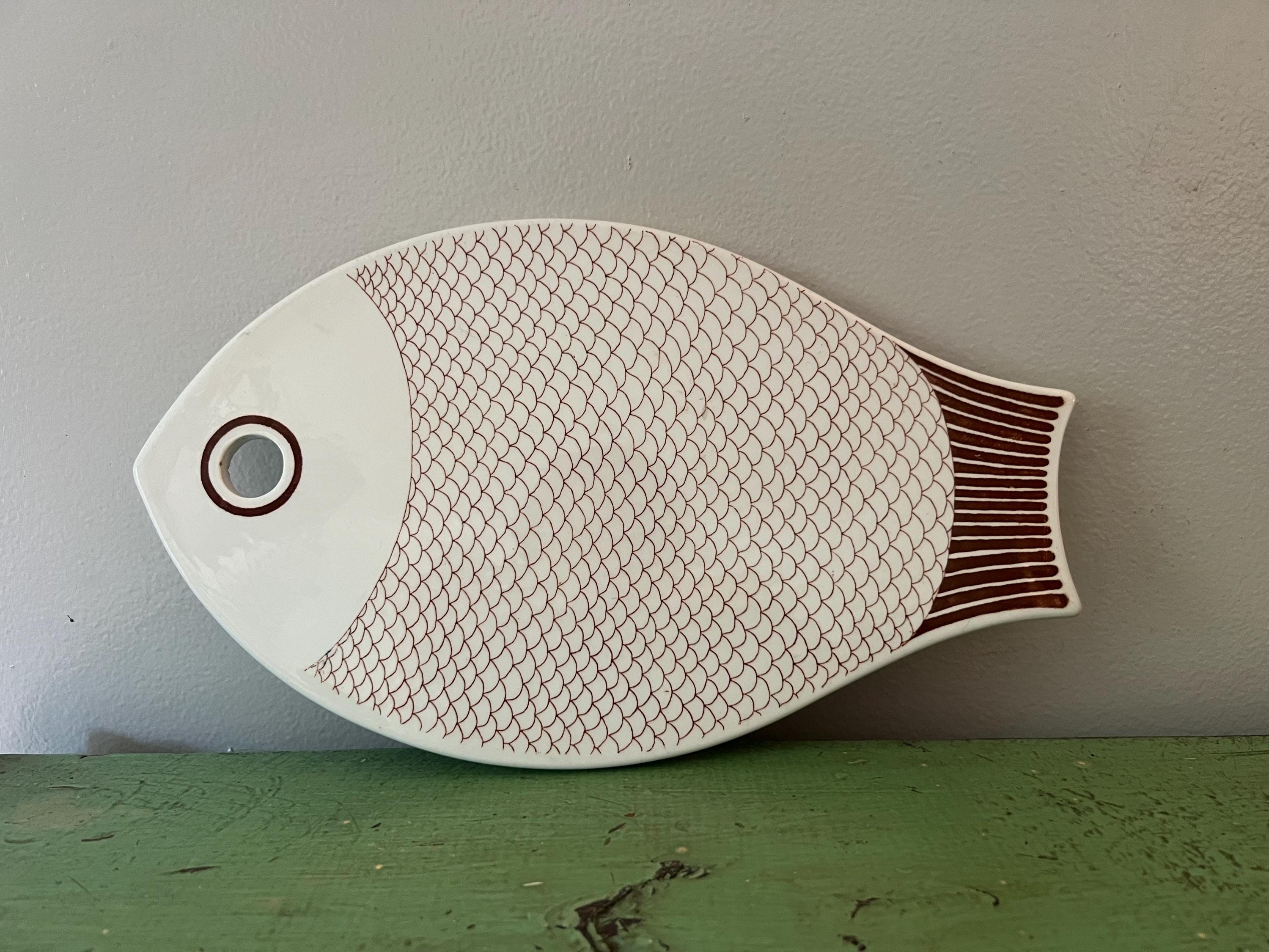 Scandinavian Fish Shaped Pottery Trivet. Arabia Finland Ceramic