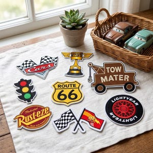 Set di toppe ricamate a tema auto da corsa, toppa ispirata al film Cars di Walt Disney World, toppa termoadesiva per abbigliamento, cappelli e giacche, idea regalo fai da te alla moda.