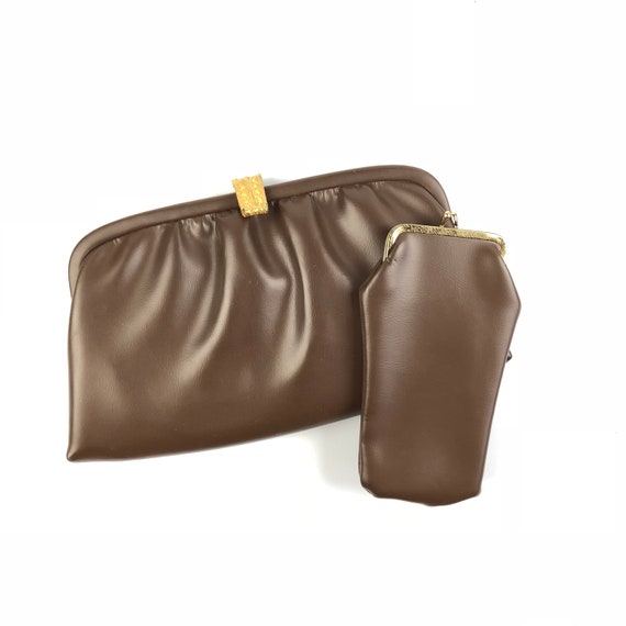 clasp clutch
